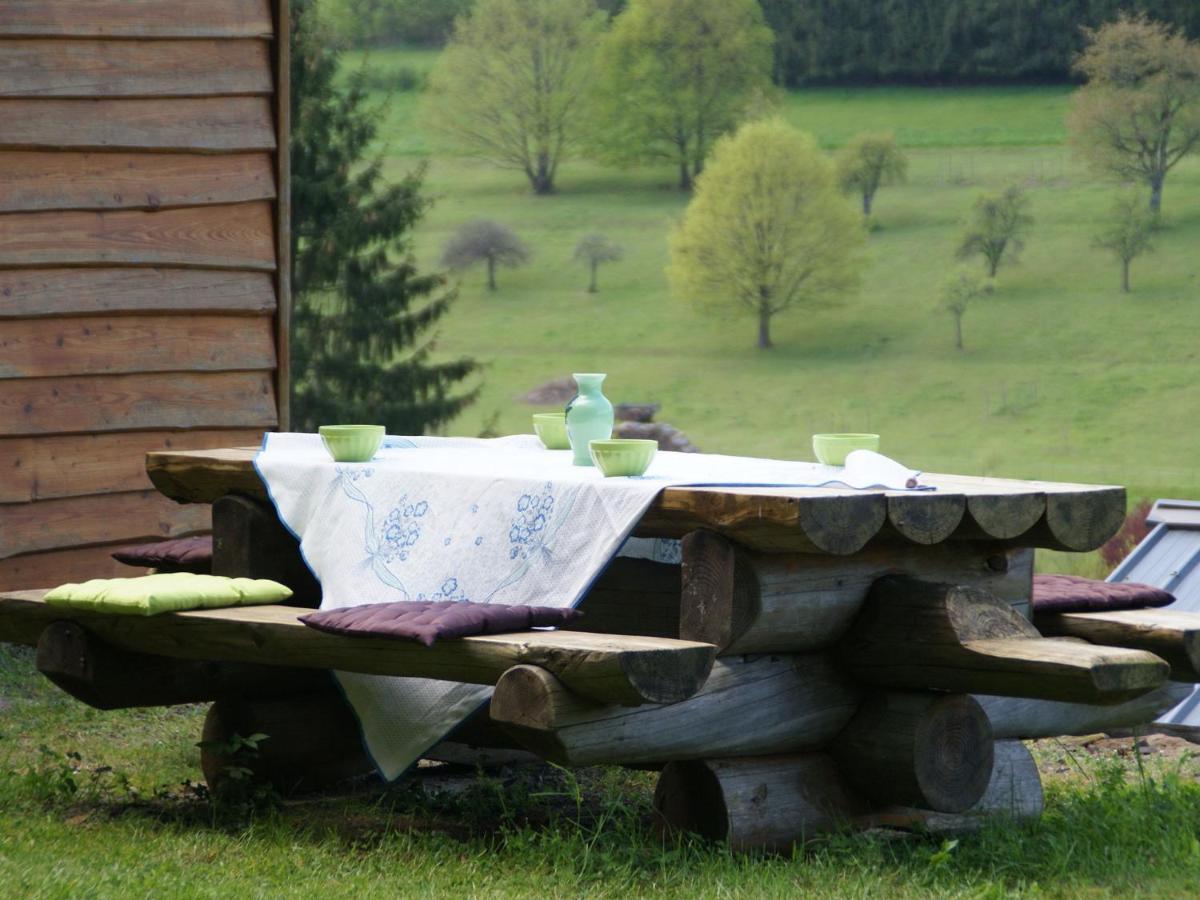 Cosy Holiday Home With Garden In Walscheid Eksteriør billede